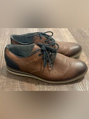 Men’s dress shoes